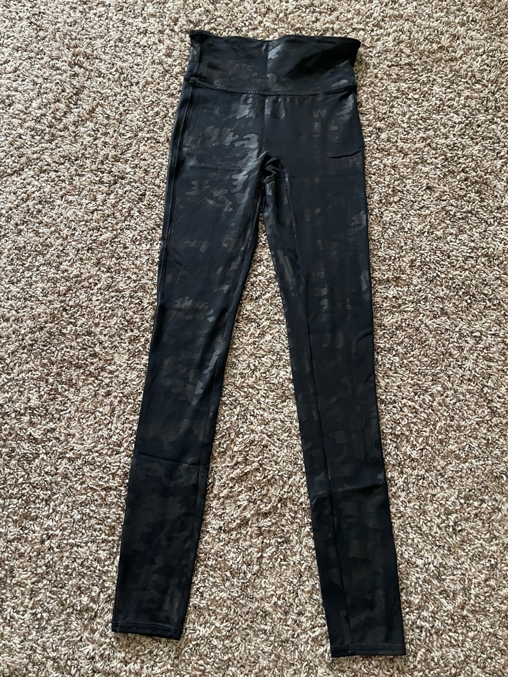 SPANX Black Camouflage Faux Leather Leggings‎ Womens XS High Rise Slimming